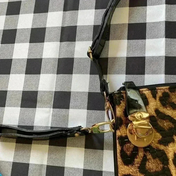 Animal Leopard Print Bag or Wristlet Faux & Shoulder Bag‎ with Gold Hardware - Picture 5 of 8